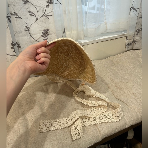 Jane Austen 1800s style bonnet - Picture 4 of 5